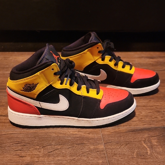 Jordan Other - Kids/Women Jordan 1 Mid